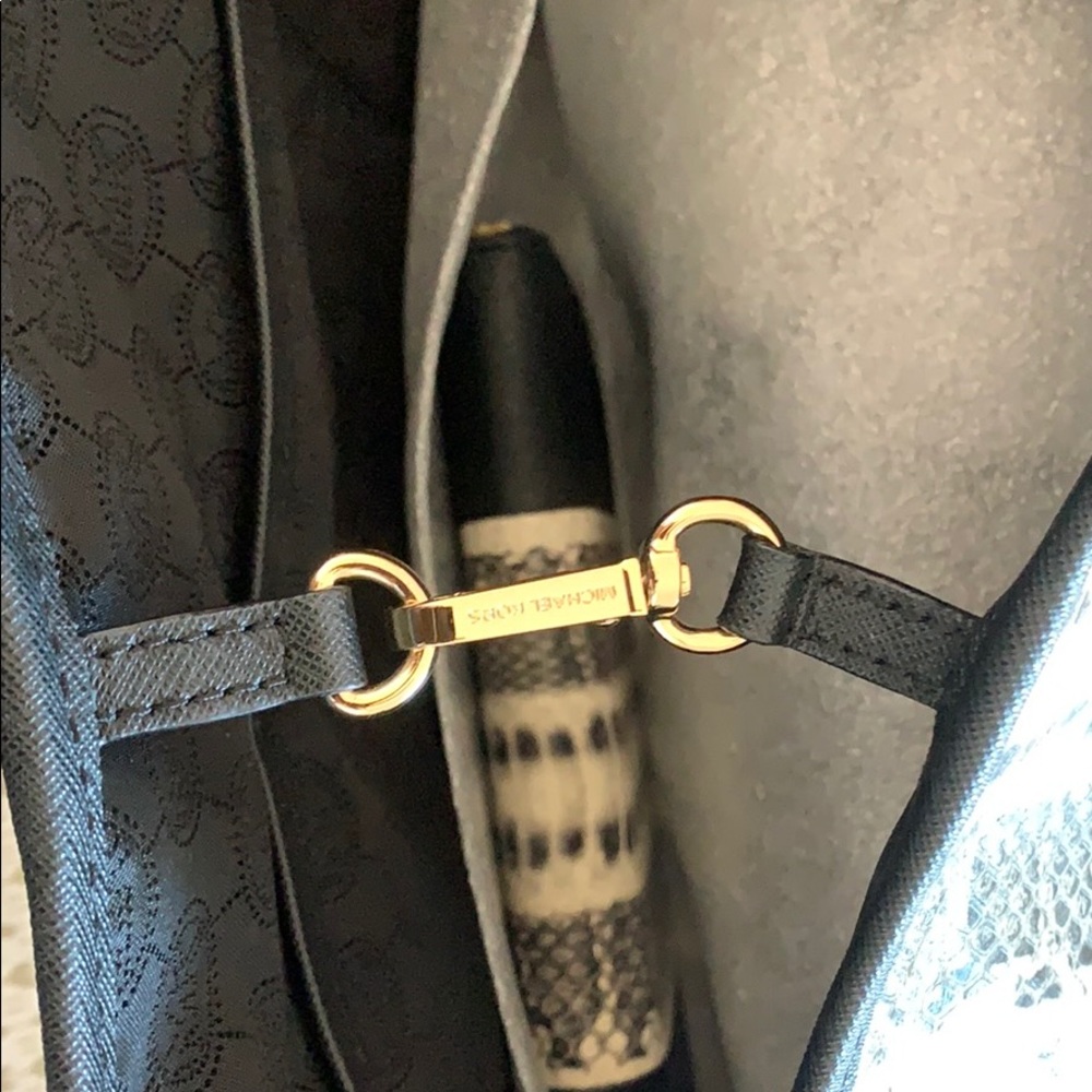 MK. Purse and wallet together - Picture 2 of 10